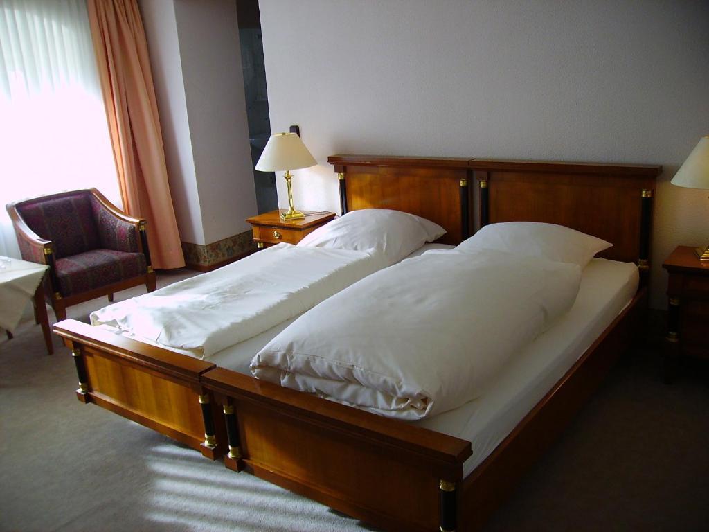 Hotel An Der Hauptallee Bad Pyrmont Room photo