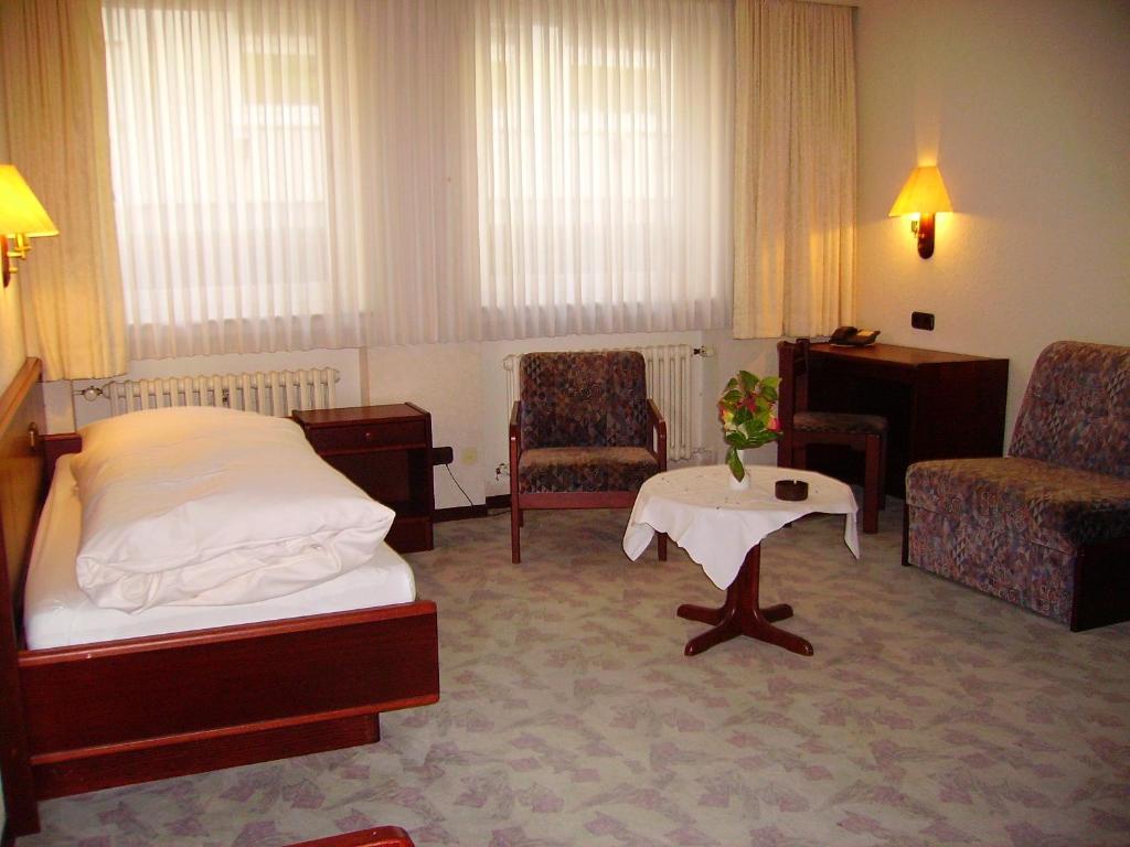 Hotel An Der Hauptallee Bad Pyrmont Room photo